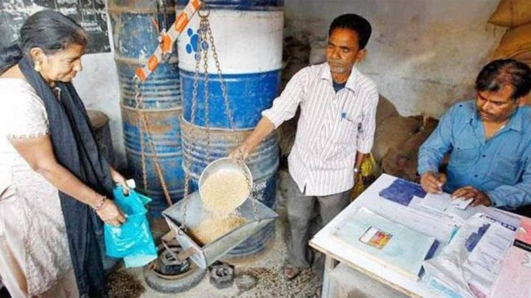 Ration Dealers: రేషన్ డీలర్ల నియామకానికి నోటిఫికేషన్ విడుదల.. దరఖాస్తు ఇలా..