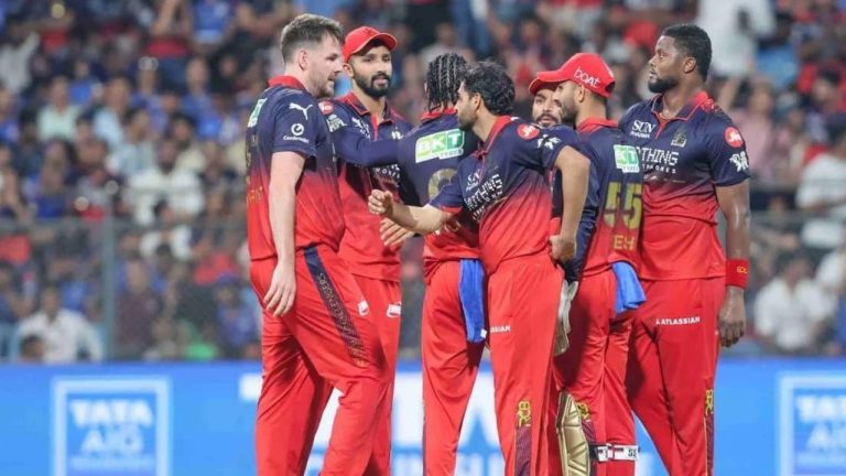 RCB-POTM: ఆర్‌సీబీకి ‘ప్లేయర్ ఆఫ్ ది మ్యాచ్’ల వర్షం.. అయితే ఎవ్వరూ మనోళ్లు కాదు సుమీ!