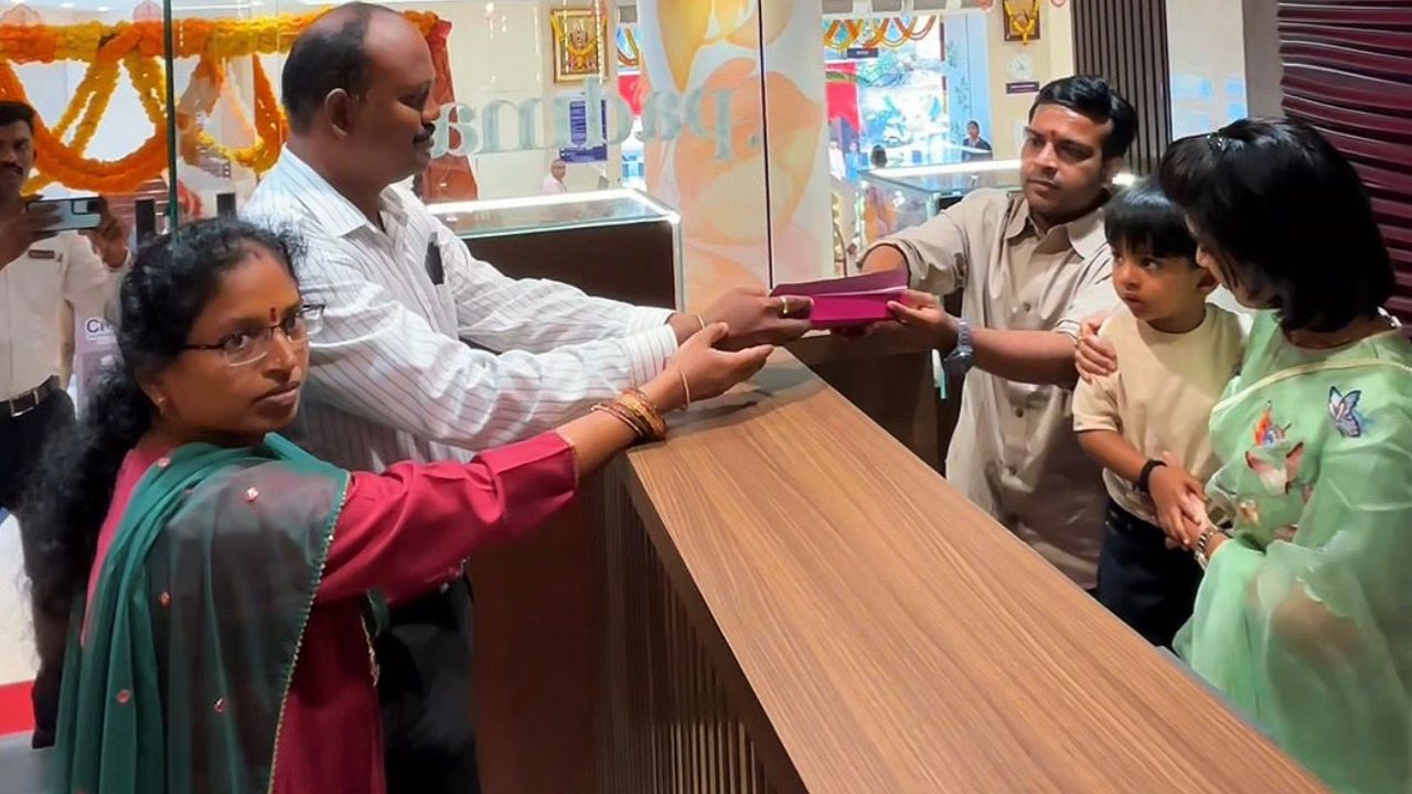 padmam silver jewellery opens new showroom in visakhapatnam with exciting offers