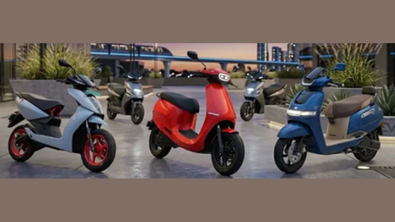 Electric Scooters: ఏథర్, ఓలా, టీవీఎస్.. టచ్‌స్క్రీన్‌లతో కూడిన ఎలక్ట్రిక్ స్కూటర్లు.. ధర, ఫీచర్ల వివరాలు ఇవే