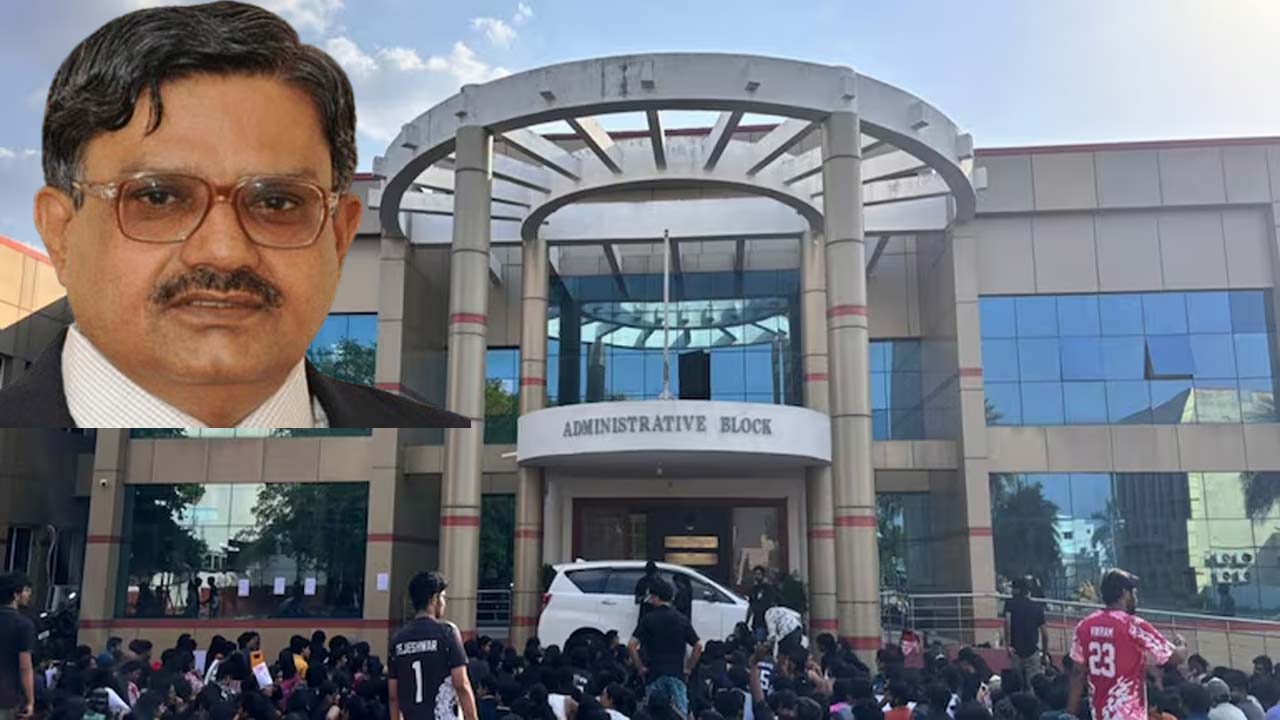 VC Comments: పొట్టి దుస్తులు వల్లే అమ్మాయిలకు లైంగిక వేధింపులు.. వీసీ వ్యాఖ్యలపై విద్యార్థుల ఆందోళన