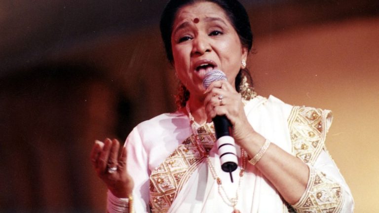Asha Bhosle : మూగబోయిన గాన గంధర్వం.. లెజెండరీ గాయని ఆశా భోస్లే కన్నుమూత
