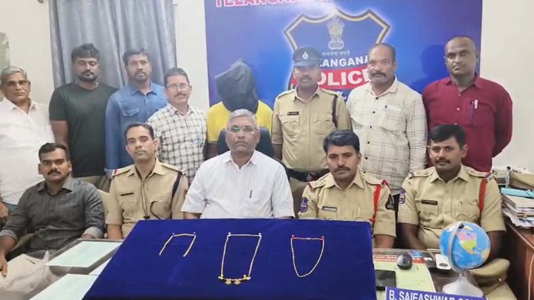 Chain Snatching: చైన్ స్నాచింగ్ లకు పాల్పడుతున్న రిటైర్డ్ ఆర్మీ అధికారి.. అరెస్ట్ చేసిన రైల్వే పోలీసులు