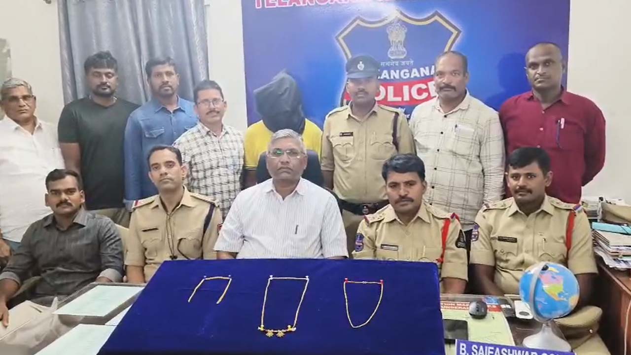 retired army officer involved in chain snatching arrested by railway police