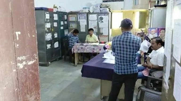 ACB: రిటైర్డ్ కాబోయే ఉపాధ్యాయుడి నుంచి లంచం తీసుకుంటూ.. ఏసీబీకి చిక్కిన హెడ్మాస్టర్