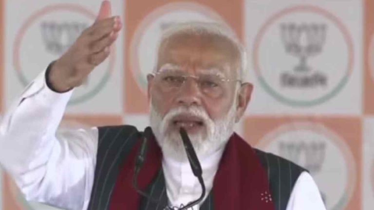 PM Modi: సభలో భావోద్వేగం… చిన్నారి చూపిన అమ్మ ఫోటోతో మోడీ కంటతడి!