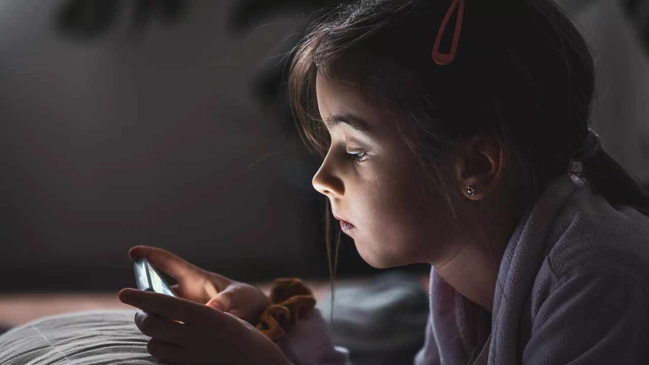 Screen Time Effects : స్క్రీన్ సమయం పెరగడం వల్ల మైగ్రేన్లు వస్తాయా.?