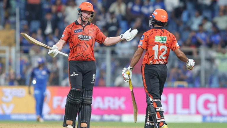 MI vs SRH: వాంఖడేలో హై-స్కోరింగ్  థ్రిల్లర్.. 243 పరుగులు చేసిన ముంబైకి షాకిచ్చిన సన్‌రైజర్స్