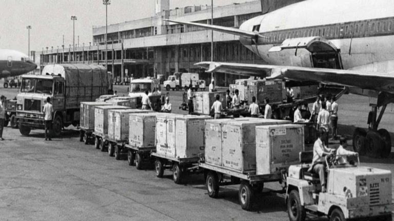 1991 India Gold Crisis: రాత్రికి రాత్రి బ్రిటన్‌కు 47,000 కిలోల బంగారం తరలింపు.. అసలు ఆ రోజు ఏం జరిగిందంటే!
