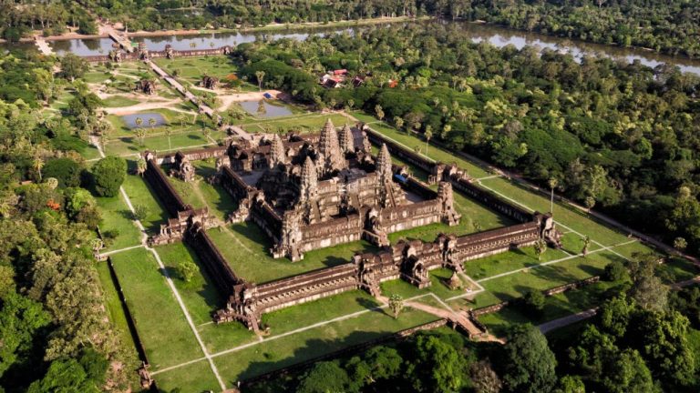 Angkor Wat: ప్రపంచంలో అతి పెద్ద గుడి ఏది.? ఎక్కడ ఉంది.? ఆలయ విశేషాలేంటంటే.!