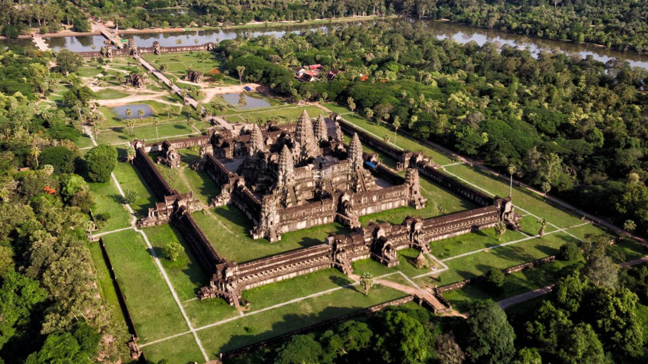 angkor wat world largest temple located in cambodia history architecture and facts are