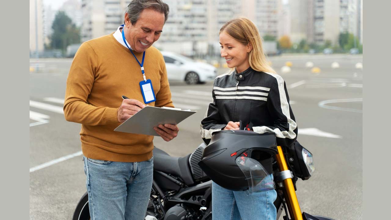 Bike Insurance: బైక్ ఇన్సూరెన్స్ లేకుండా డ్రైవింగ్ చేస్తే ఫైన్ మాత్రమే కాదు.. భారీ నష్టాలు కూడా