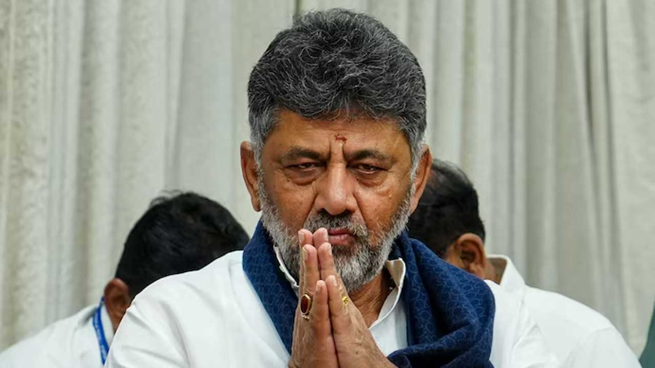 dk shivakumar meets governor karnataka cm oath taking june 3