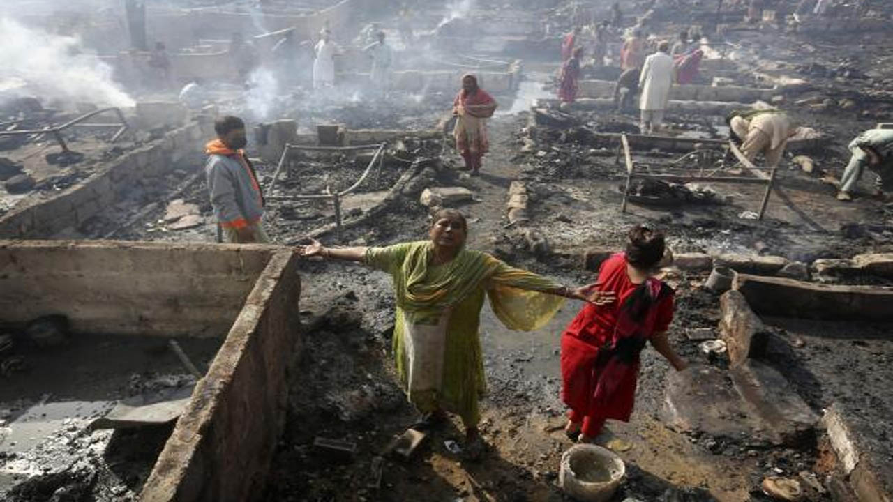 pakistan village set on fire over love marriage sindh