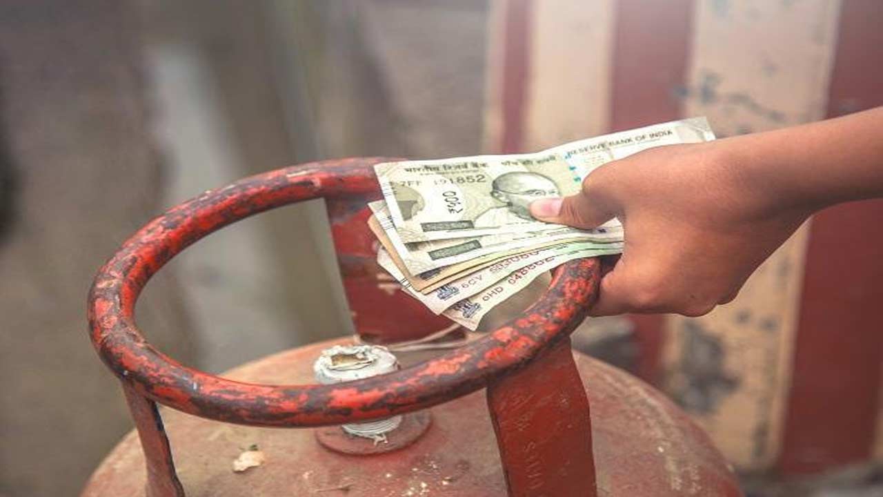 lpg gas subsidy cut high income earners 10 lakh limit