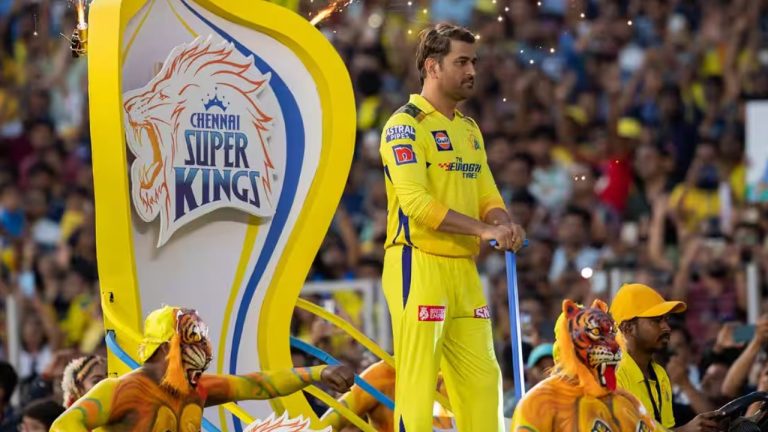 MS Dhoni: ఎంఎస్ ధోనీ క్రేజ్ చూసి పిచ్చెక్కిపోయింది.. మహీ చిరకాల ప్రత్యర్థి ఆసక్తికర వ్యాఖ్యలు!