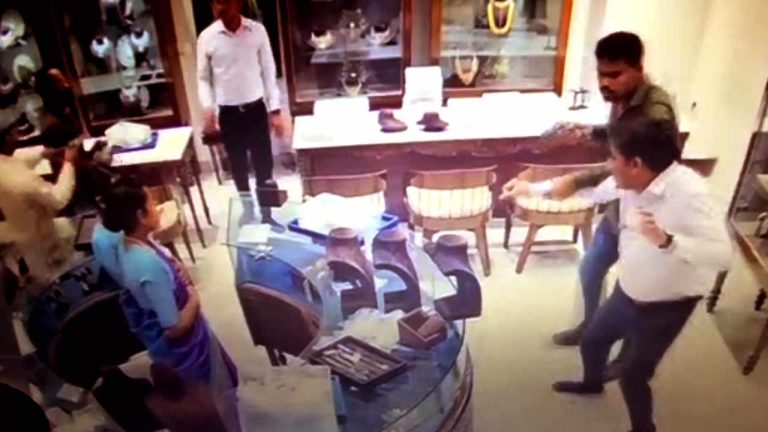 PMJ Jewellers : PMJ దోపిడీ ట్విస్ట్.. మాస్టర్‌మైండ్ ఎవరు.?