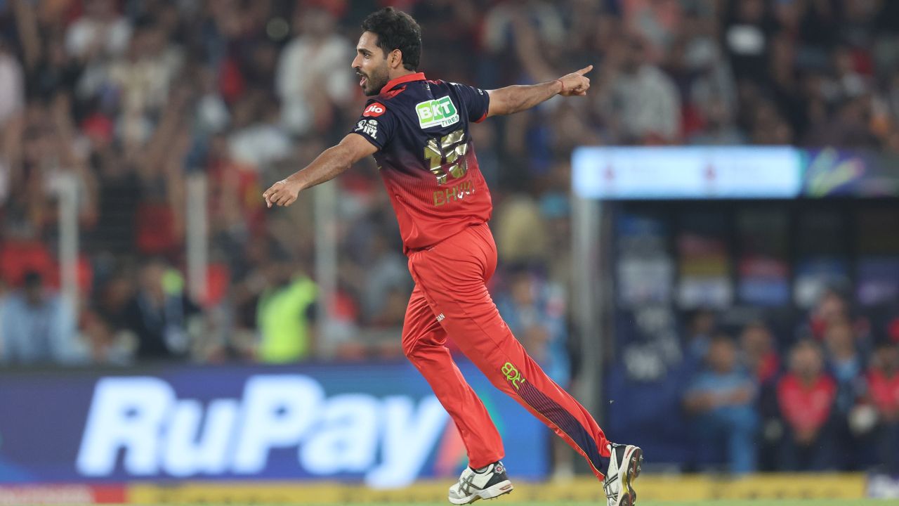 bhuvneshwar kumar hits 350 t20 wickets surpasses jasprit bumrah in ipl 2026