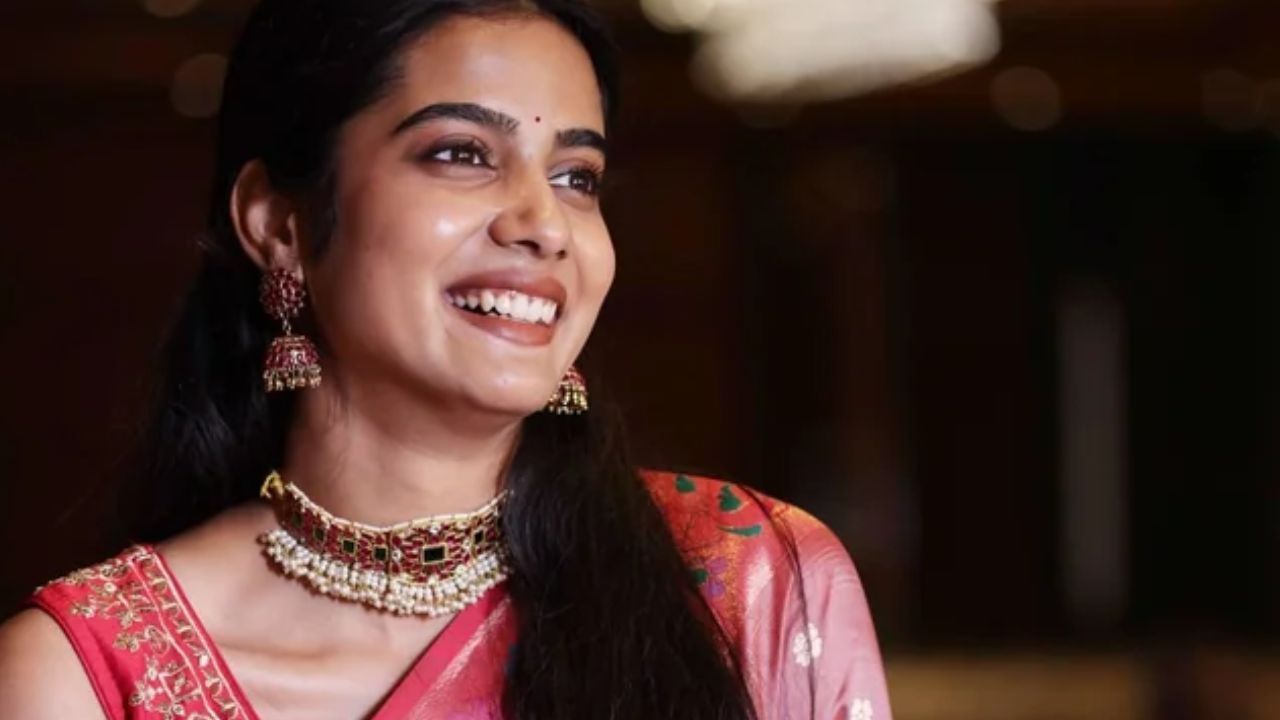 Sri Gouri Priya : స్టేజ్‌పైనే కన్నీళ్లు పెట్టుకున్న శ్రీ గౌరి ప్రియ..