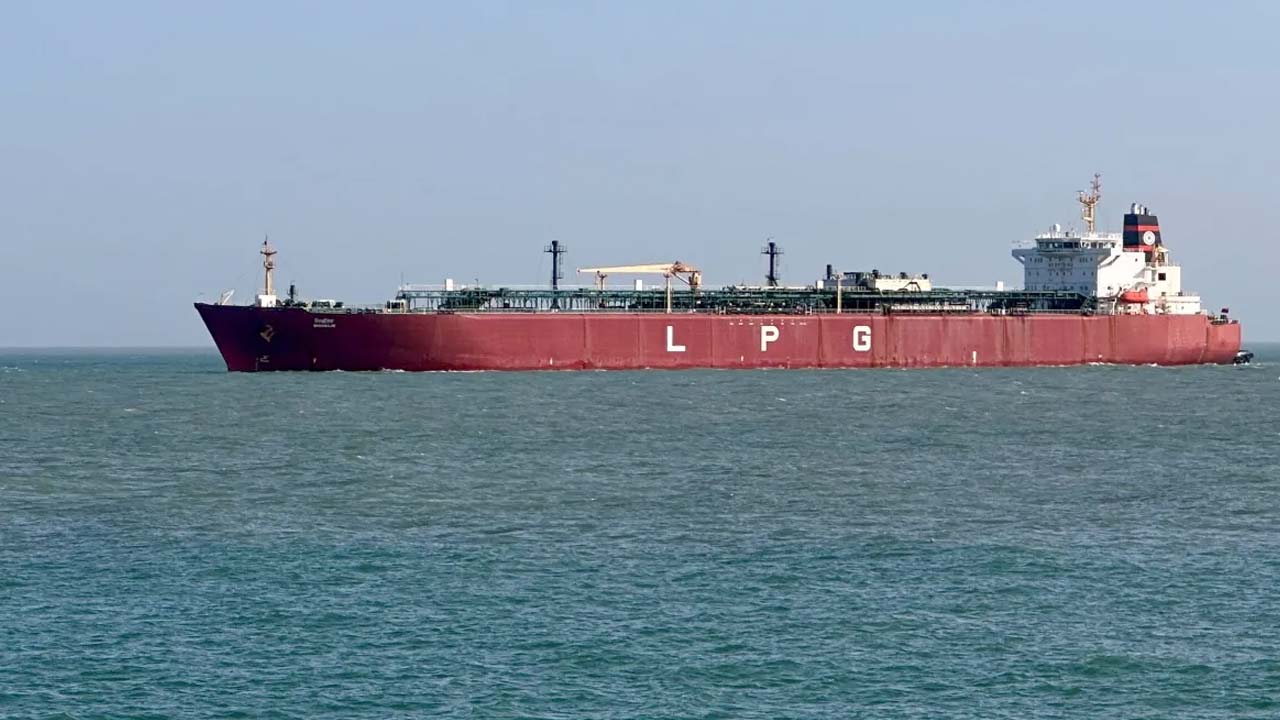 lpg carrier bound for india crosses strait of hormuz set to arrive in visakhapatnam on may 13