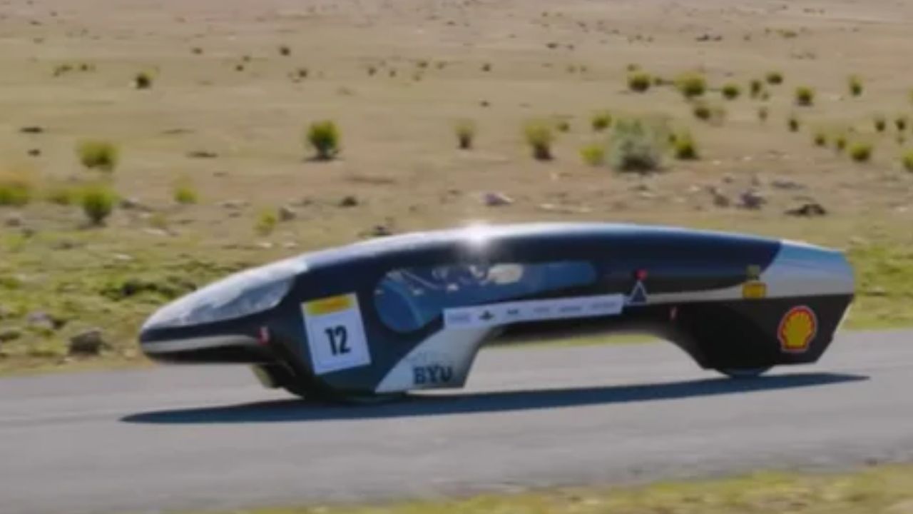 Super Mileage Car: సంచలనం సృష్టించిన విద్యార్థులు.. లీటర్ పెట్రోల్‌తో 911 కి.మీ. నడిచే కారు ఆవిష్కరణ.!