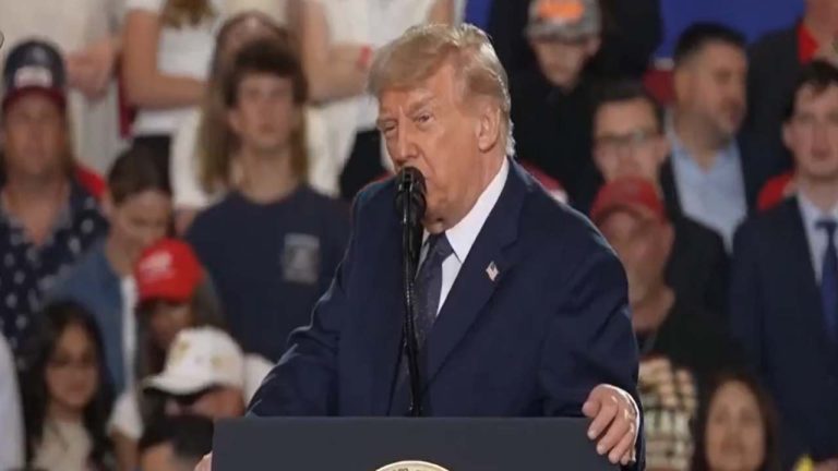 Trump: ‘‘నన్ను మూర్ఖుడని అనొద్దు.. తెలివైన నియంత అనండి’’.. ట్రంప్ సంచలన వ్యాఖ్యలు