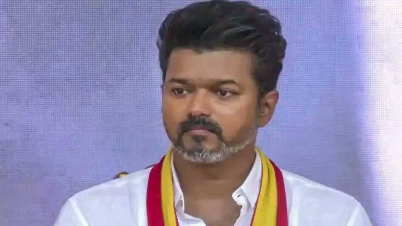 TVK Vijay: విజయ్‌కు కొత్త చిక్కులు.. వాట్సాప్ మెసేజ్‌లపై వామపక్షాలు గుర్రు!