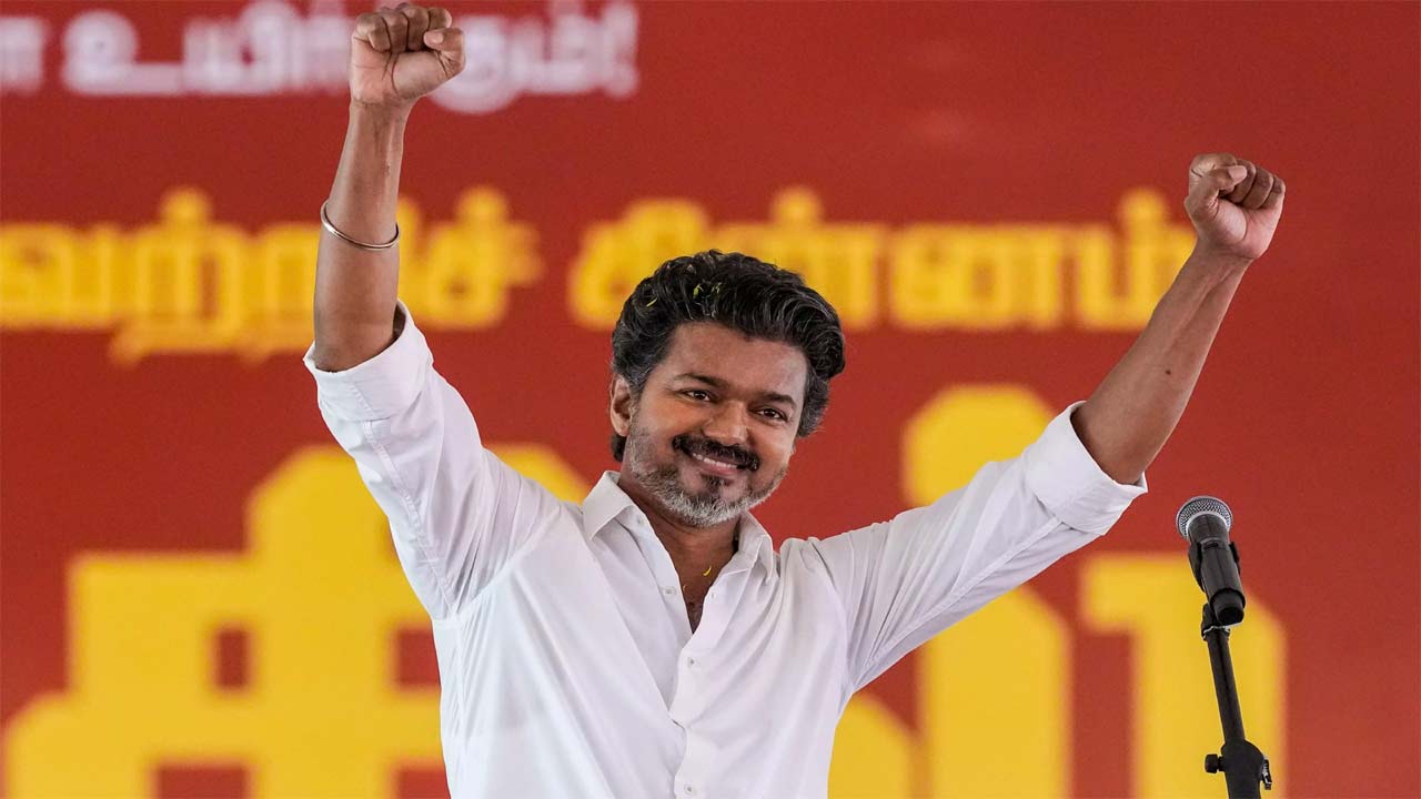 Vijay: ఆలయాల బాట పట్టిన విజయ్.. టీవీకే శ్రేణుల్లో నూతనోత్సాహం
