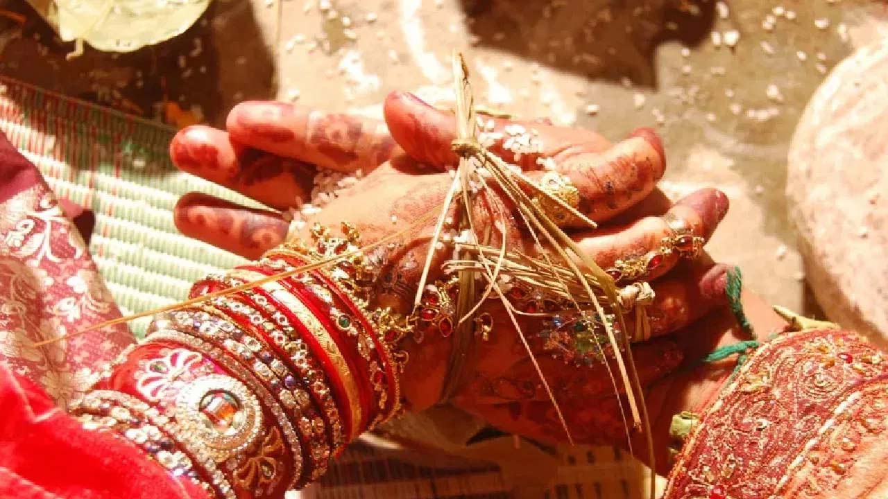 vizag road accident newlywed bride dies groom critical after car crash