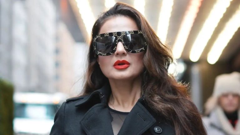 Ameesha Patel: పీఆర్ టీమ్స్‌కు డబ్బులిస్తే స్టార్లు అయిపోరు..అమీషా పటేల్ మాస్ వార్నింగ్!