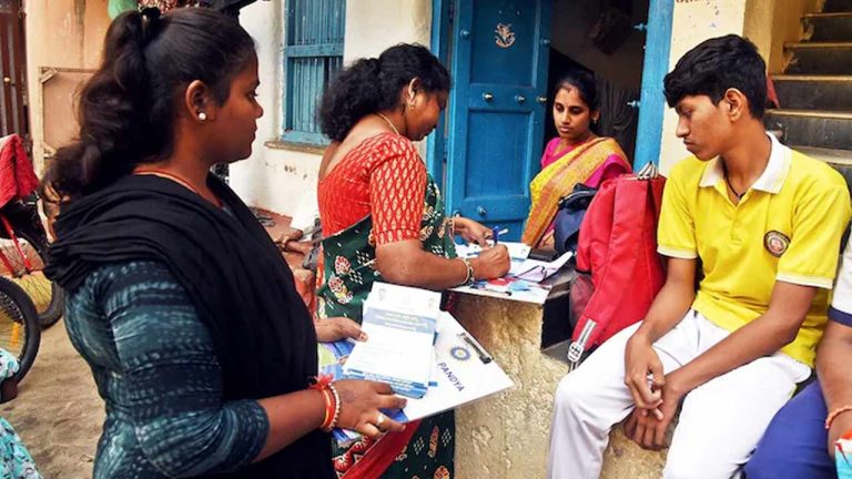 Hyderabad Census : హైదరాబాద్‌లో ఇంటింటికీ సర్వే.. మీ ఇంటికీ వస్తున్నారు జాగ్రత్త..!