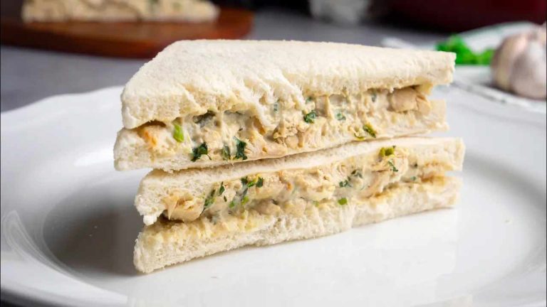 Cheesy Chicken Sandwich Recipe: నోరూరించే చీజీ ‘చికెన్ శాండ్‌విచ్’.. బ్రేక్‌ఫాస్ట్, స్నాక్స్ కోసం ఐదు నిమిషాల్లో ఇలా చేసుకోండి!