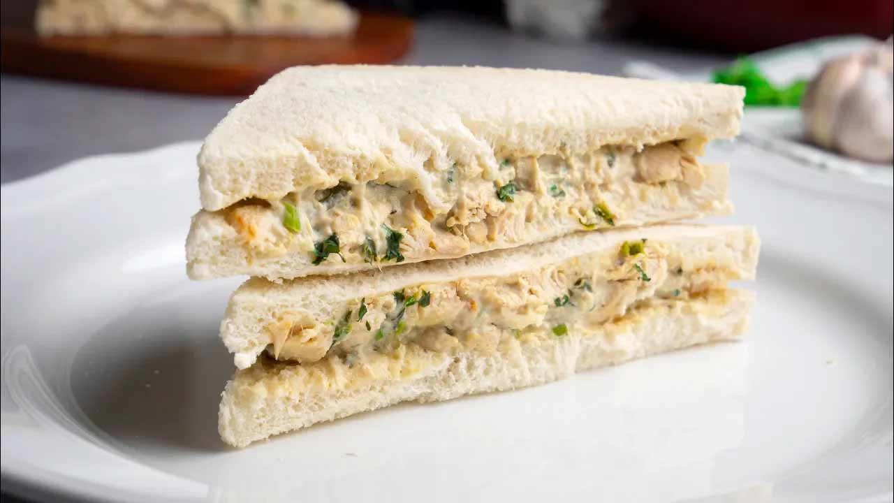 Cheesy Chicken Sandwich Recipe: నోరూరించే చీజీ ‘చికెన్ శాండ్‌విచ్’.. బ్రేక్‌ఫాస్ట్, స్నాక్స్ కోసం ఐదు నిమిషాల్లో ఇలా చేసుకోండి!