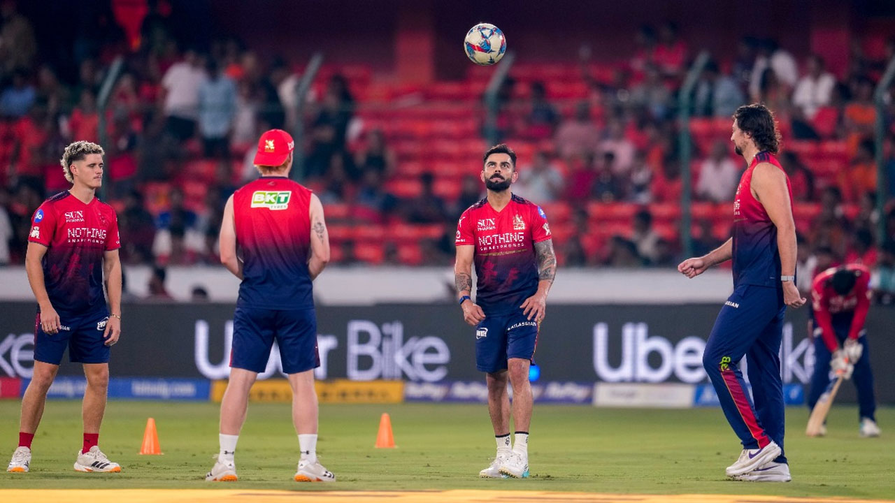 RCB: ప్లేఆఫ్స్ ముందు ఆర్సీబీకి బిగ్ షాక్.. స్టార్ బ్యాటర్ సీజన్‌ మొత్తానికి దూరం
