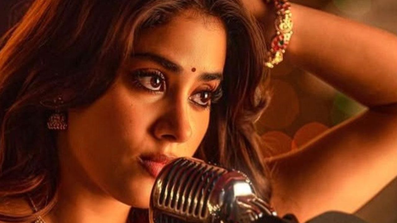janhvi kapoor owns dubbing for ram charan peddi movie trailer update