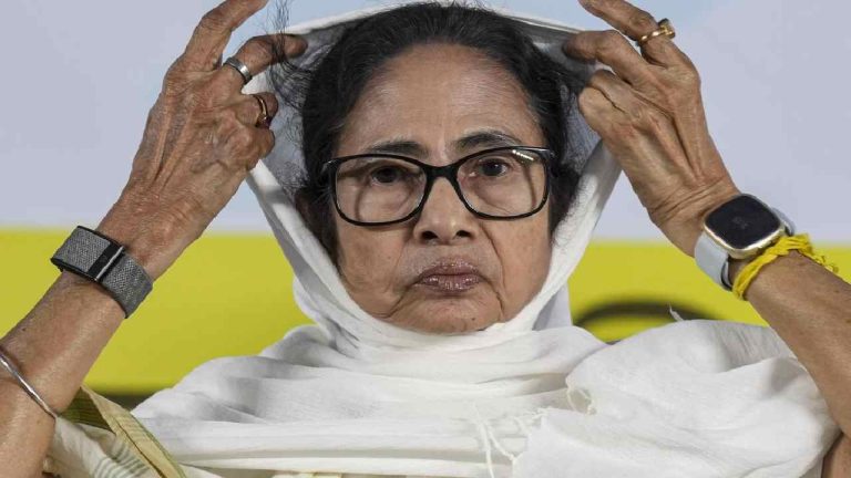 Mamata Banerjee: మమతా బెనర్జీ కళ్లలో భయం.. బెంగాల్ చేజారినట్లేనా.?