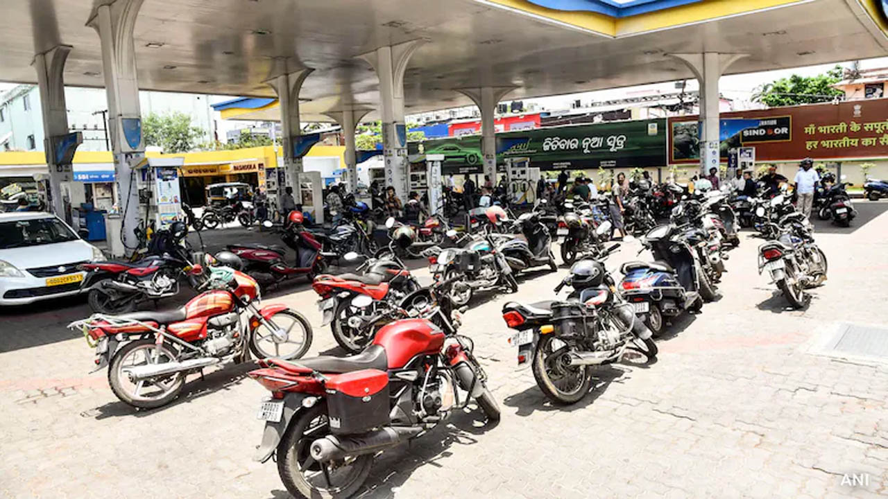after fuel price hike oil companies daily loss now rs 750 crore know details here