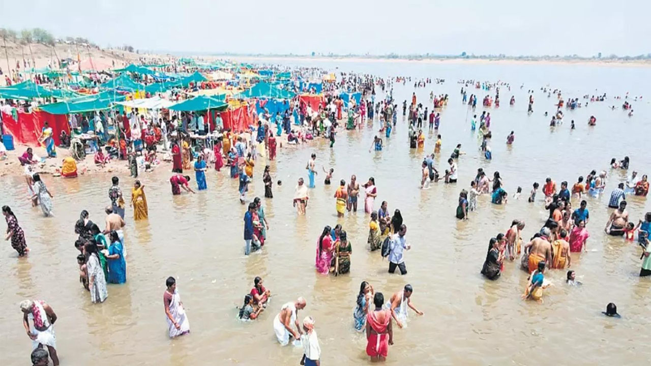 Saraswati Pushkaralu 2026: కాళేశ్వరంలో ఆధ్యాత్మిక మహోత్సవం.. వైభవంగా సరస్వతీ అంత్య పుష్కరాలు ప్రారంభం..