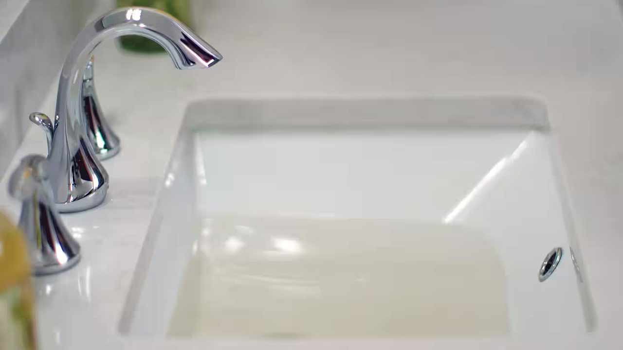 Wash Basin Blocked : వాష్ బేసిన్ బ్లాక్ అయిందా.? ప్లంబర్ అవసరం లేకుండా ఈ చిట్కాలతో నిమిషాల్లో క్లియర్ చేయండి.!