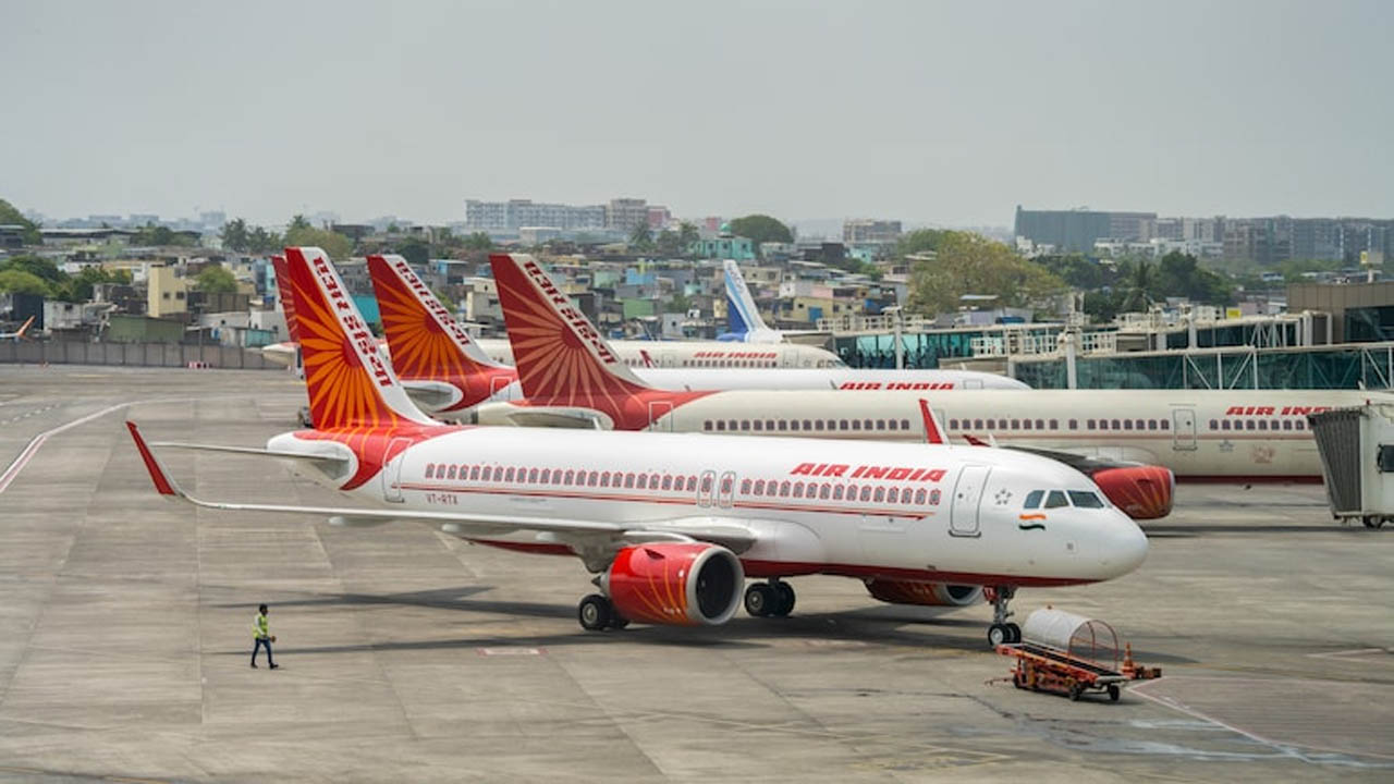 Air India: తక్కువ ధరకే విమాన ప్రయాణం.. కొత్త ప్లాన్ ప్రవేశపెట్టిన ఎయిర్ ఇండియా.. ఓ లుక్కేయండి..