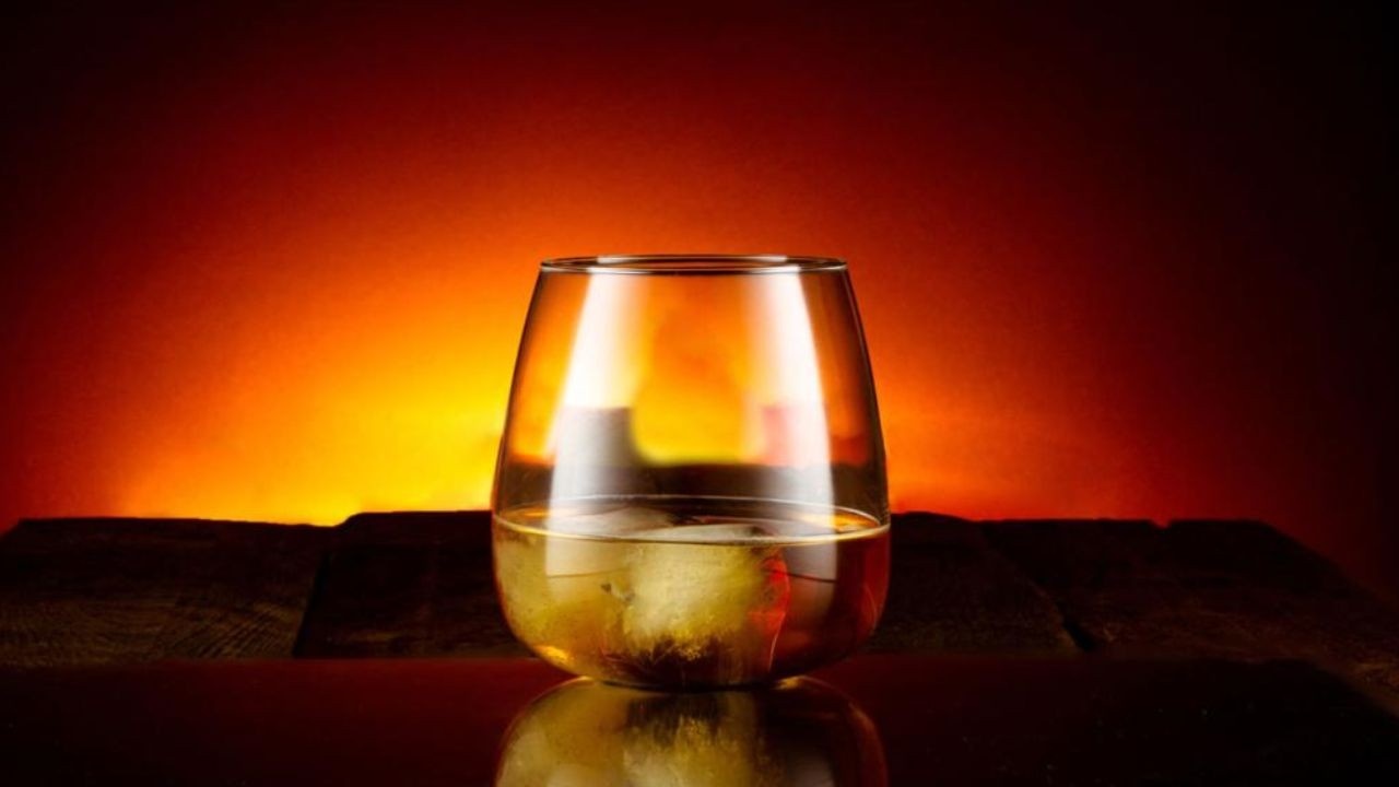 Alcohol With Drinks: మందులో ఆ డ్రింక్‌ మిక్స్‌ చేసుకొని తాగుతున్నారా? డాక్టర్లు చెప్పిన షాకింగ్ ఫ్యాక్ట్!