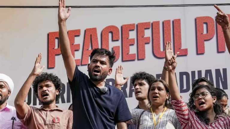 Cockroach Janta Party: జంతర్ మంతర్ వద్ద హైటెన్షన్.. అరెస్ట్‌కు సిద్ధమన్న అభిజిత్ దీప్కే.
