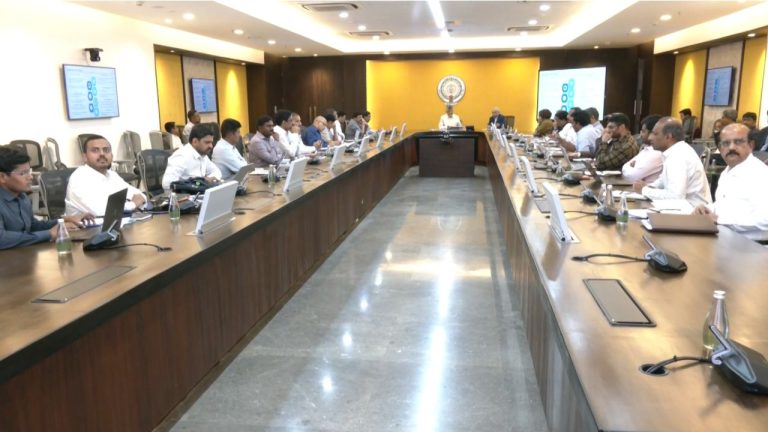 CM Chandrababu: పెట్టుబడుల కంటే ఆలోచనలే ముఖ్యం.. సీఐఐ సమ్మిట్‌పై సీఎం కీలక వ్యాఖ్యలు.!