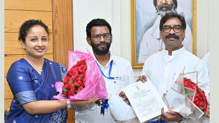 Jharkhand: రాజ్యసభ విజయం తర్వాత హేమంత్ సోరెన్‌ను కలిసిన బైద్యనాథ్ రామ్