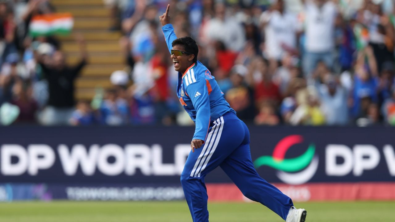 Deepti Sharma Record: దీప్తి శర్మ వరల్డ్ రికార్డ్.. అంతర్జాతీయ మహిళల టీ20ల్లోనే తోపు!