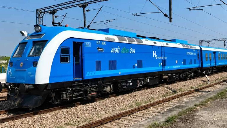 Hydrogen Train: భారత తొలి హైడ్రోజన్ రైలుకు గ్రీన్ సిగ్నల్.. ప్రత్యేకతలేంటంటే!