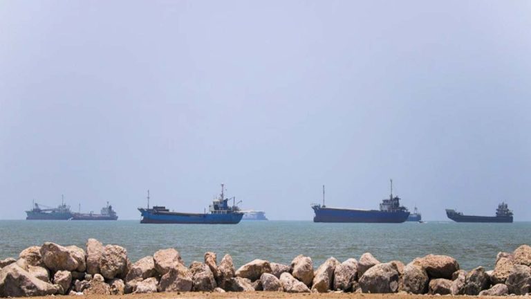 Hormuz: 3 నెలల తర్వాత సాఫీగా వాణిజ్య నౌకలు ప్రయాణం.. ఫొటోలు వైరల్