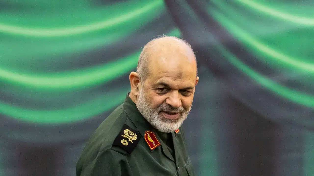 Iran Military Power: అమెరికానే వణికించేలా ఇరాన్ మిలిటరీ పవర్‌.. 2,100 క్షిపణులు, వేలాది డ్రోన్లతో యుద్ధానికి సై!
