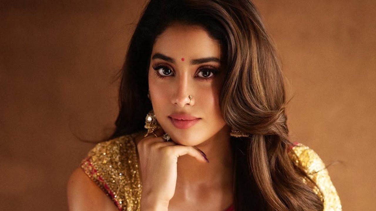 Janhvi Kapoor: టాలీవుడ్ తర్వాత కోలీవుడ్‌పై ఫోకస్.. భారీ వెబ్ సిరీస్‌తో జాన్వీ కపూర్ డిజిటల్ ఎంట్రీ!