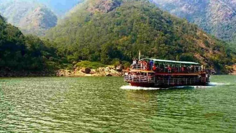 Papikondalu Boat Services: పాపికొండల బోటు యాత్రలకు తాత్కాలిక బ్రేక్.. భద్రతా తనిఖీల తర్వాతే అనుమతి!